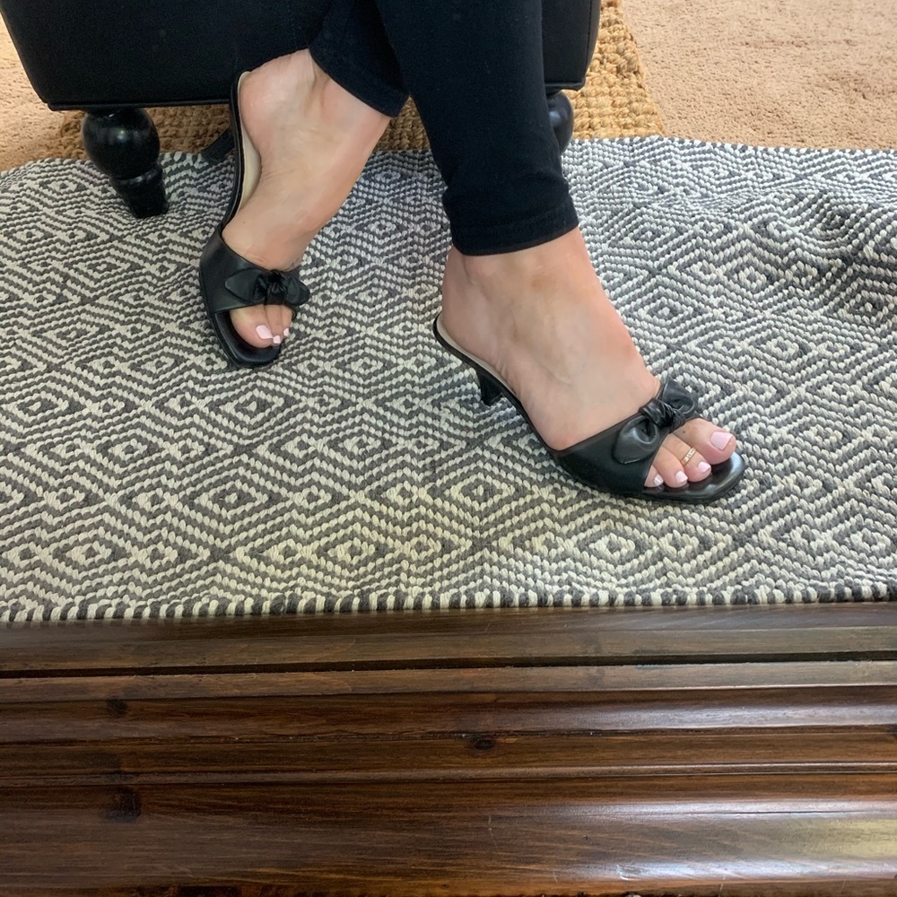 Open toe kitten heal